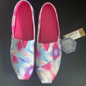 NWT Toms Blue and Pink Alpargatas